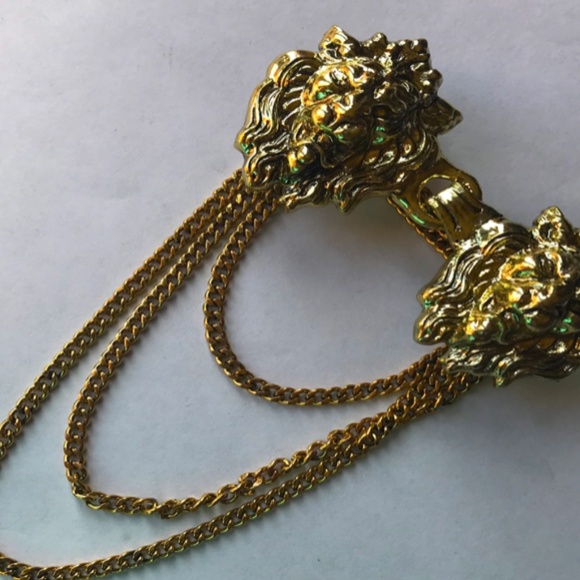 Lion cloak clasp with chain - Picture 4 of 5